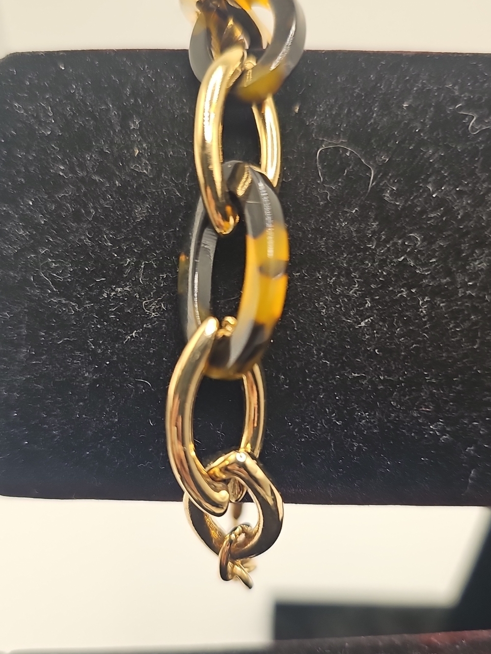 Gold Tortoiseshell Link Bracelet - Women Jewelry. Marked NRQ